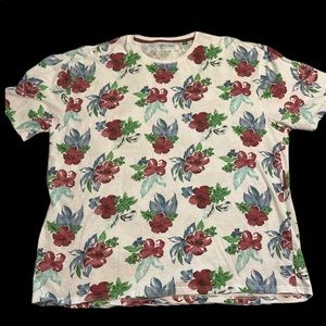 Mens Floral Tshirt, NWOT.